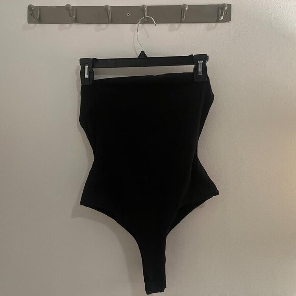 SUPERDOWN Black CHELSEA Bodysuit From REVOLVE! 。・:*:・゚★,。・:*:・゚☆。・:*:・゚★,。・:*:・゚ - Picture 4 of 8